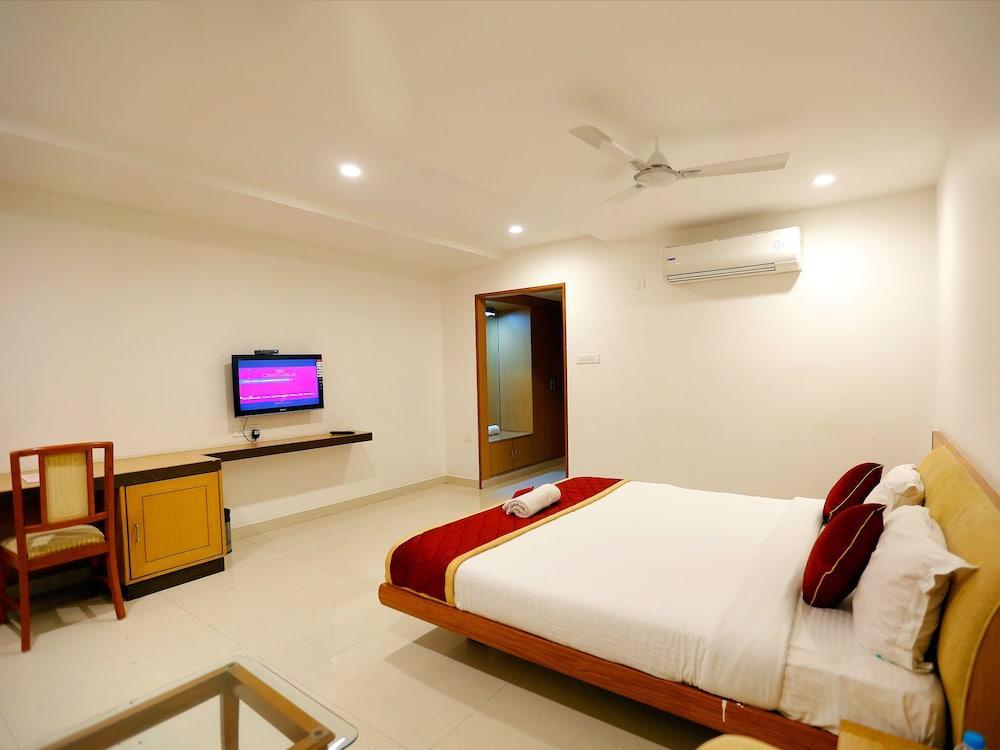 Fabhotel Syberitic Suites Gachibowli - Fully Vaccinated Staff Kondapur  Buitenkant foto