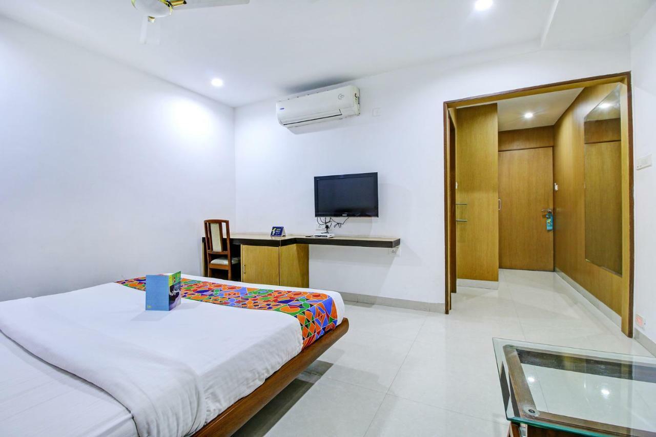 Fabhotel Syberitic Suites Gachibowli - Fully Vaccinated Staff Kondapur  Buitenkant foto